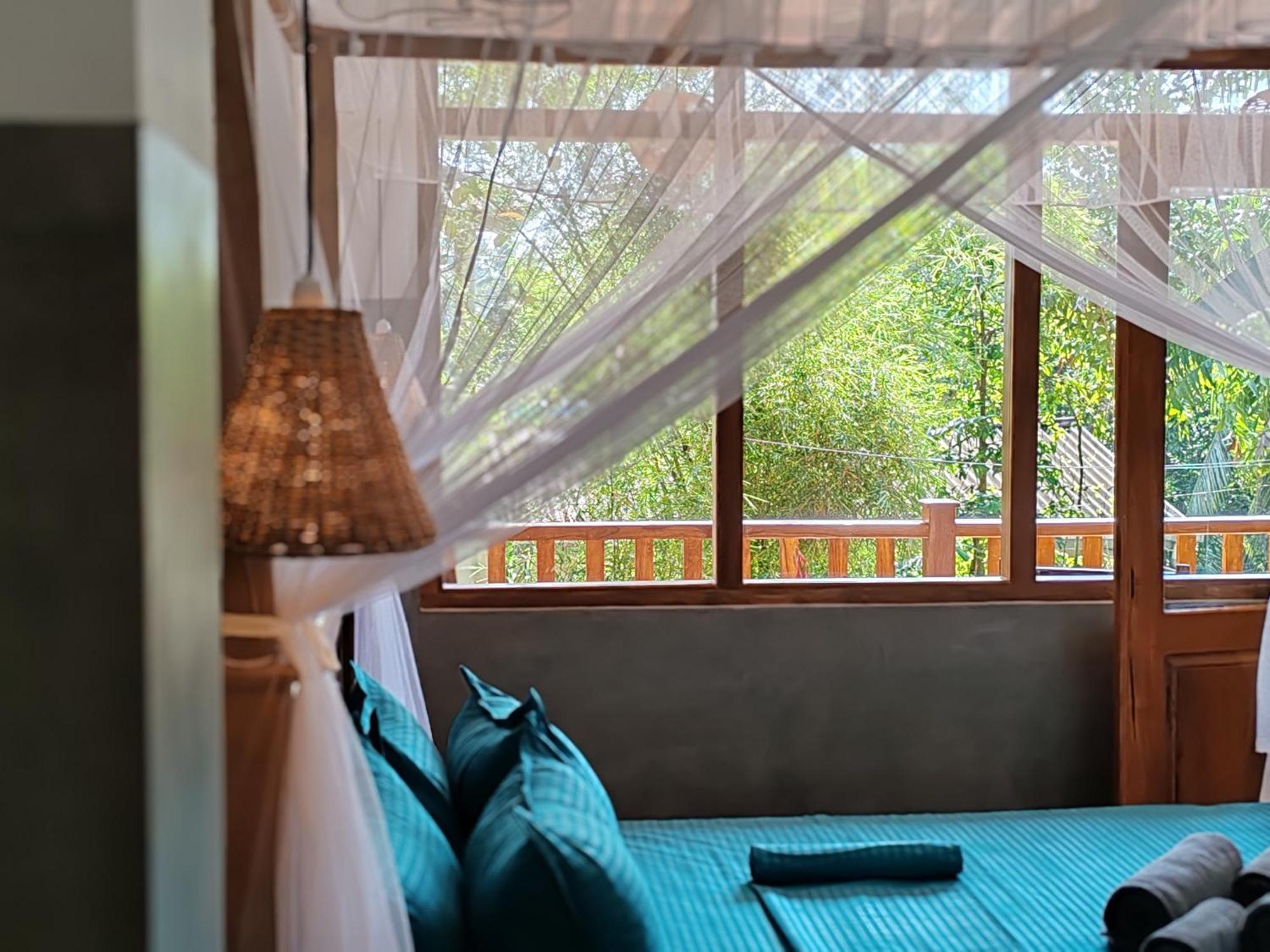 Hotel The Jungle View Mirissa Zimmer foto